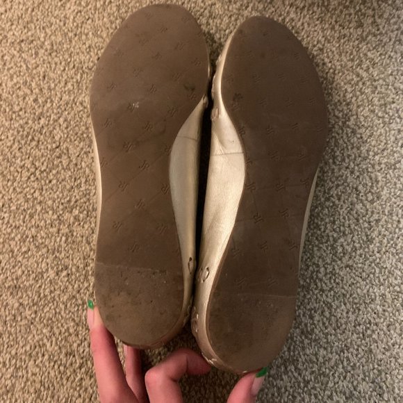 Jack Rogers Gold Flats - Picture 2 of 2